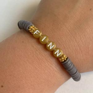 Armband katsuki grijs.jpeg