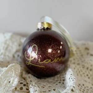 Kerstbal rode glitters met naam.jpeg