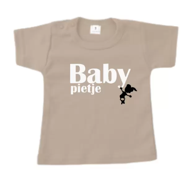 baby pietje zand.webp