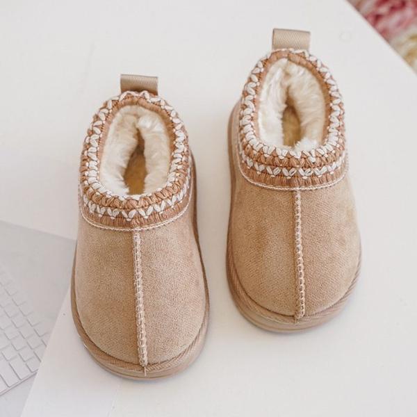 beige sloffen uggs.jpg