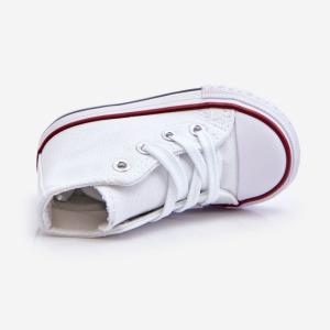 hoger sneaker.jpg