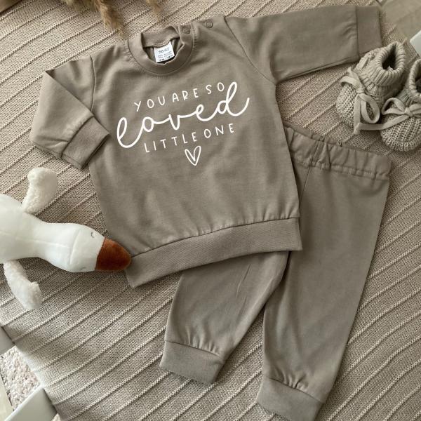 pyjama zand you are so loved vierkant.jpg