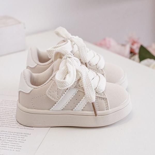 sneaker beige mood.jpg