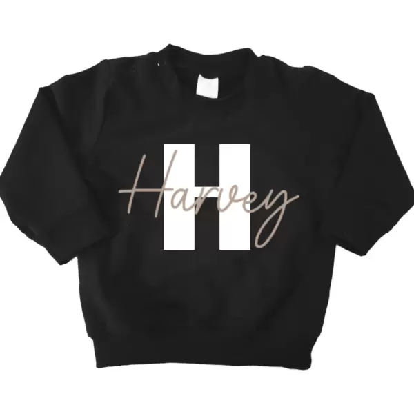 sweater zwart letter.webp