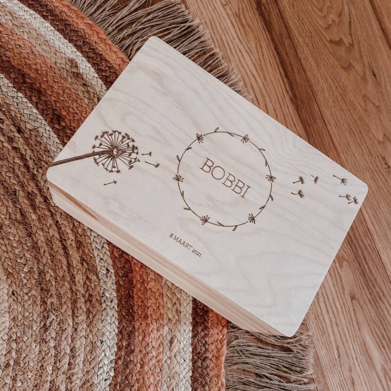 herinneringskist gegraveerd bloem