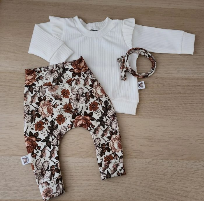 set ruffle wit bloemen