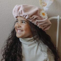 pietenmuts met naam roze bloem