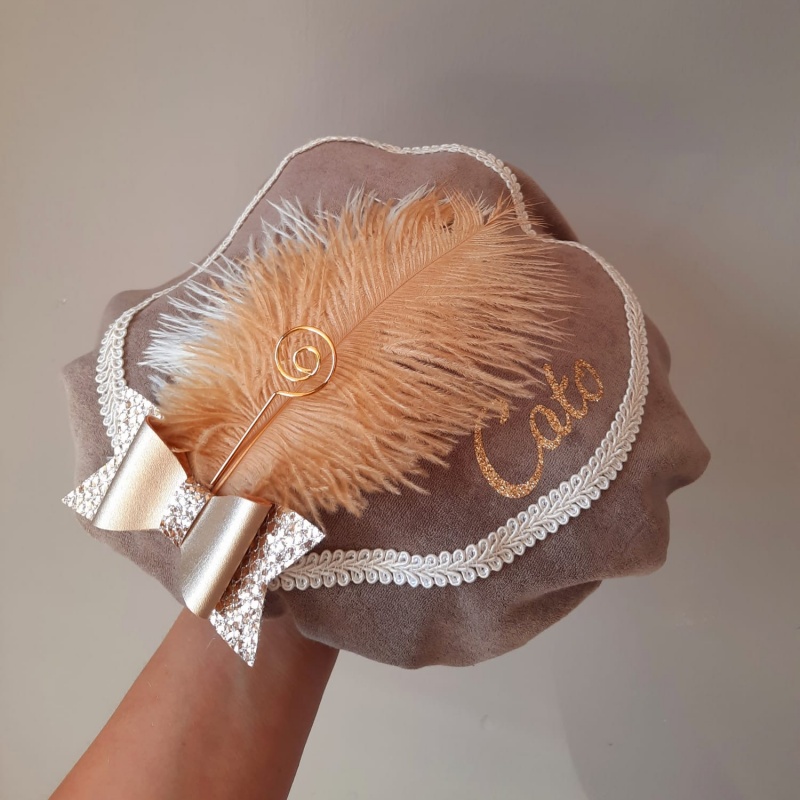 pietenmuts luxe taupe met naam