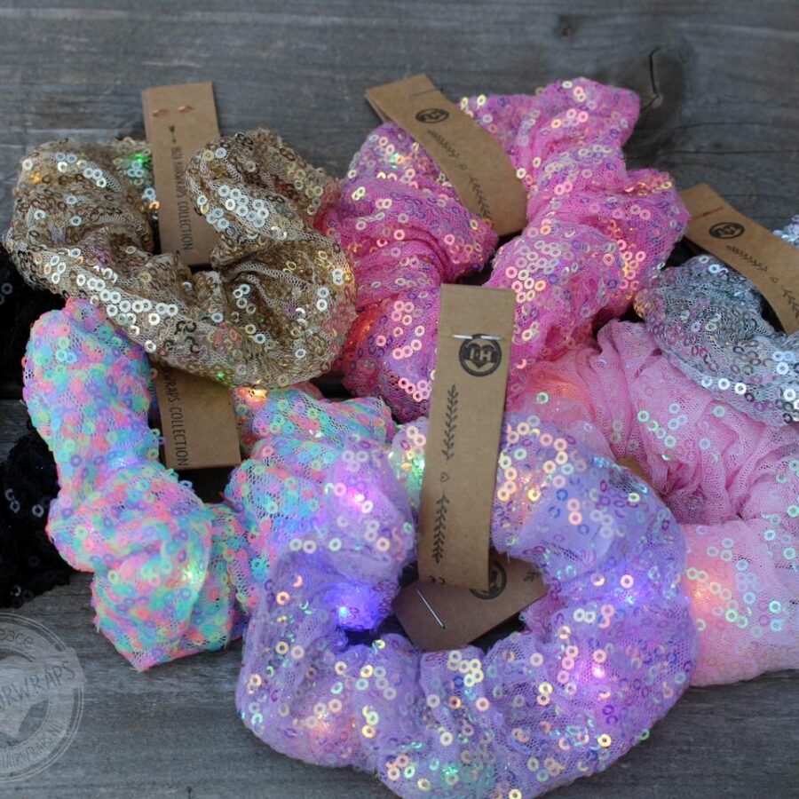 Lichtgevende scrunchie met LED-lichtjes in verschillende kleuren Lichtgevende scrunchie met LED-lichtjes in verschillende kleuren