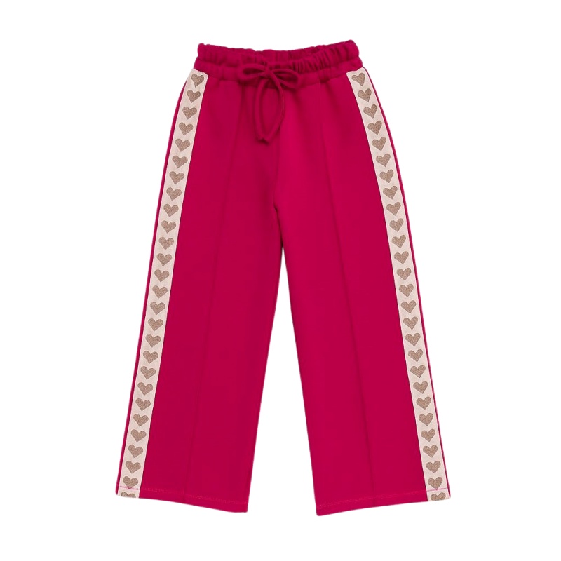 jogger roze grote hartjes zijkant meisje