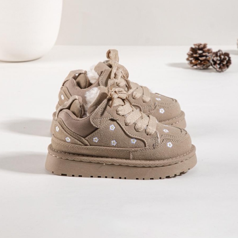 Beige sneakers meisjes – gevoerde schoenen met imitatiebont en bloemenprint beige sneakers meisjes