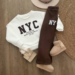 NYC joggingset bruin meisje – warme zachte set kinderkleding