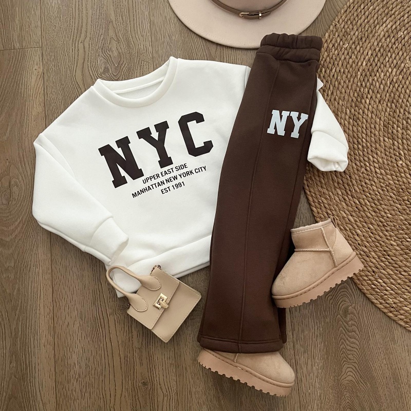 NYC joggingset bruin meisje – warme zachte set kinderkleding