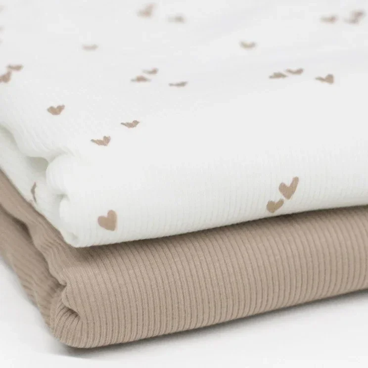 stof beige en hartjes