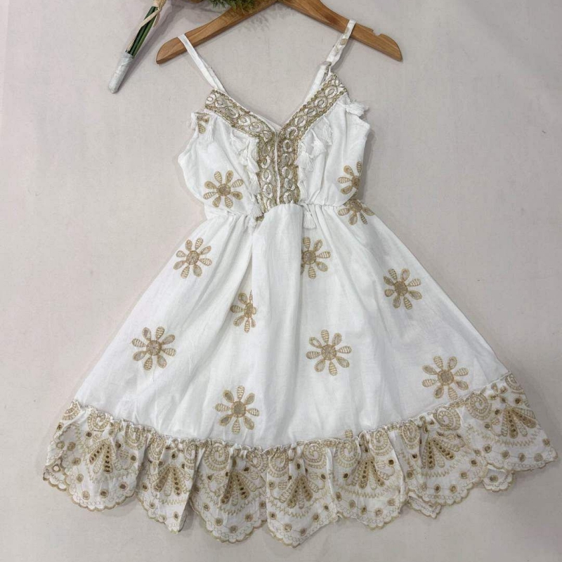 zomerjurkje meisje beige wit zomerjurkje meisje beige wit