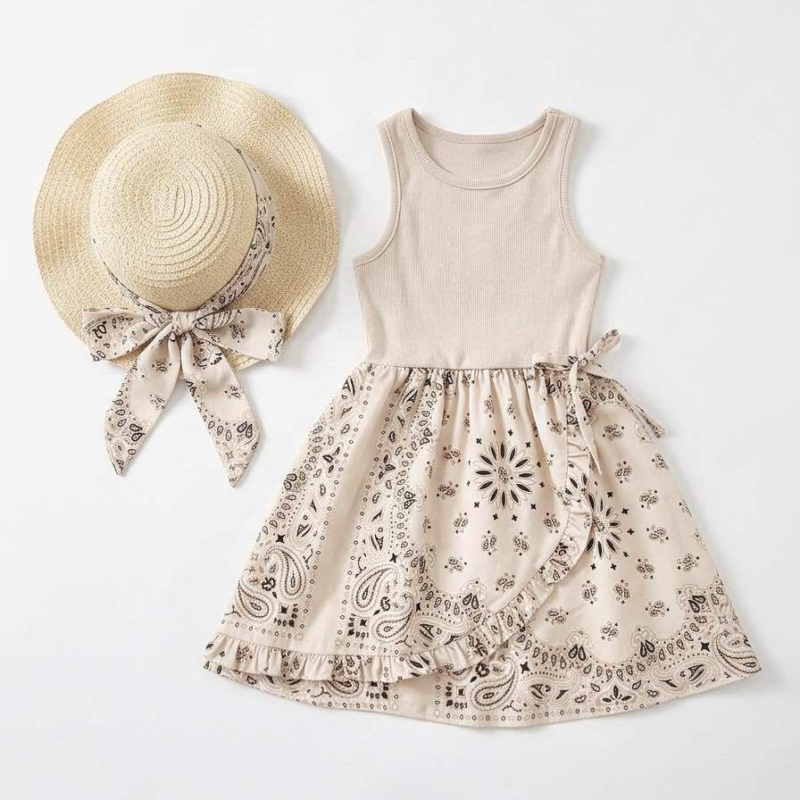 jurk beige zomer meisje met hoedje