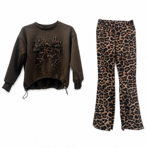 leopard set bruin meisje