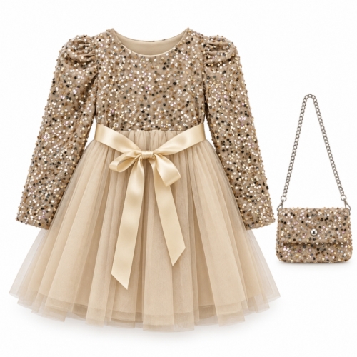 Champagnekleurige jurk met pailletten en tas